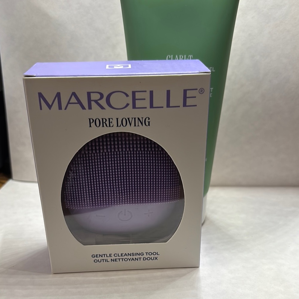Marcelle Pore Loving Cleansing Tool and Marcelle cleansing gel